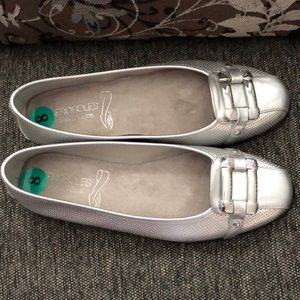 Aerosoles silver flats